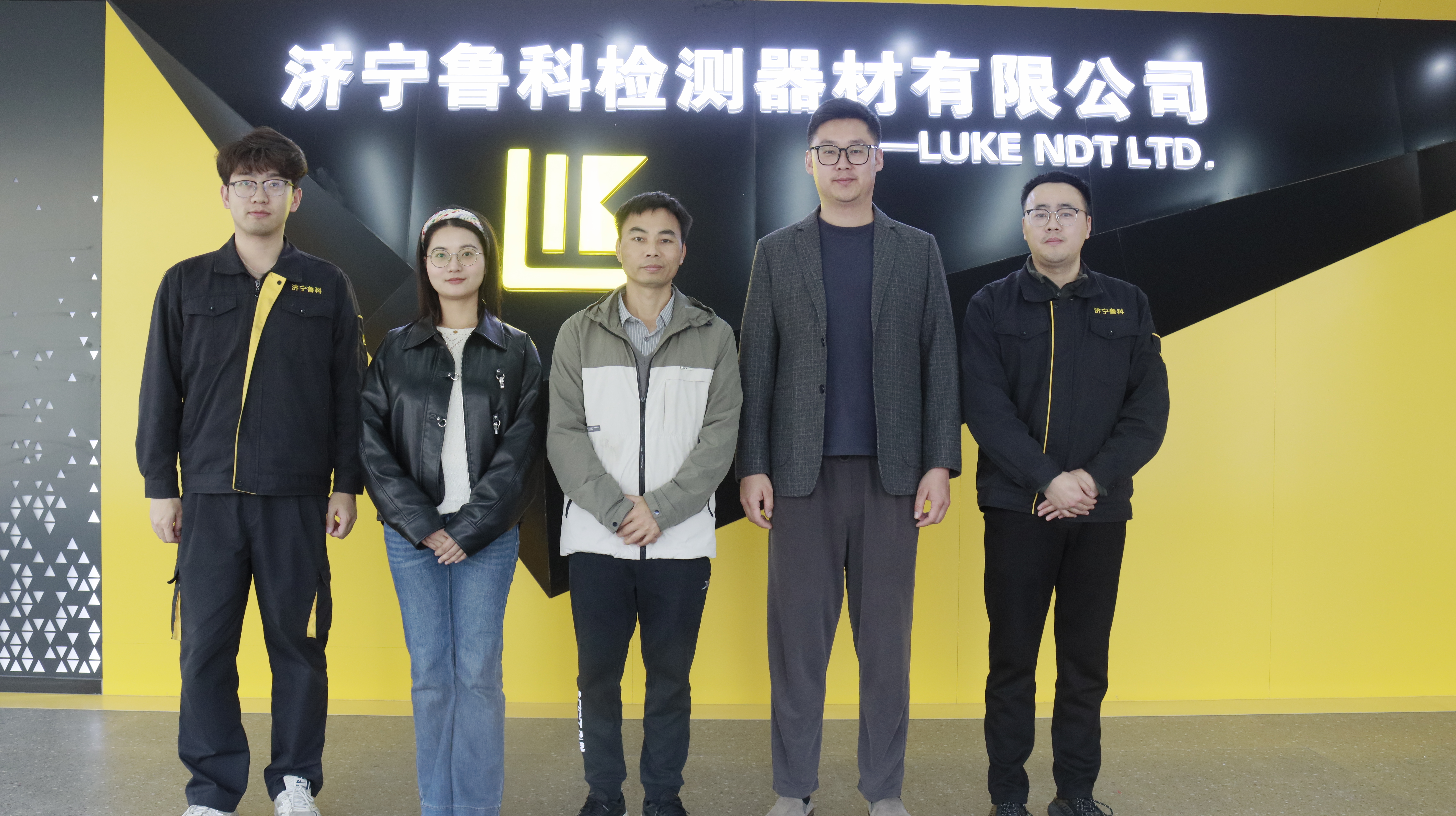 熱烈歡迎廣西機(jī)電職業(yè)技術(shù)學(xué)院領(lǐng)導(dǎo)一行蒞臨魯科考察調(diào)研